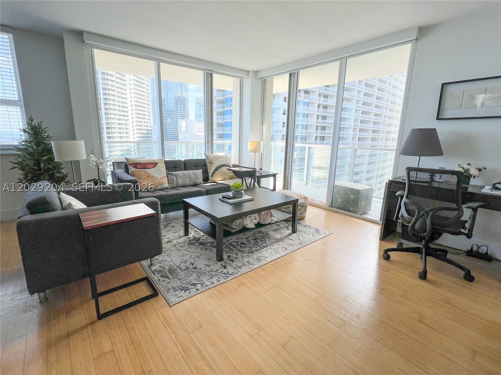1155 Brickell Bay Dr #2701, Miami FL 33131