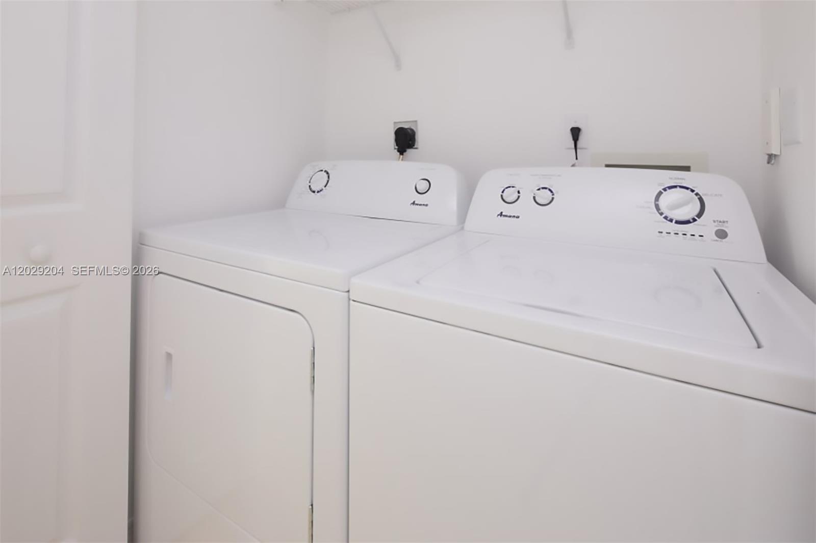 1155 Brickell Bay Dr #2701, Miami FL 33131