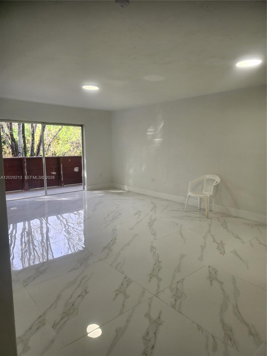 1205 Mariposa Ave #304, Coral Gables FL 33146