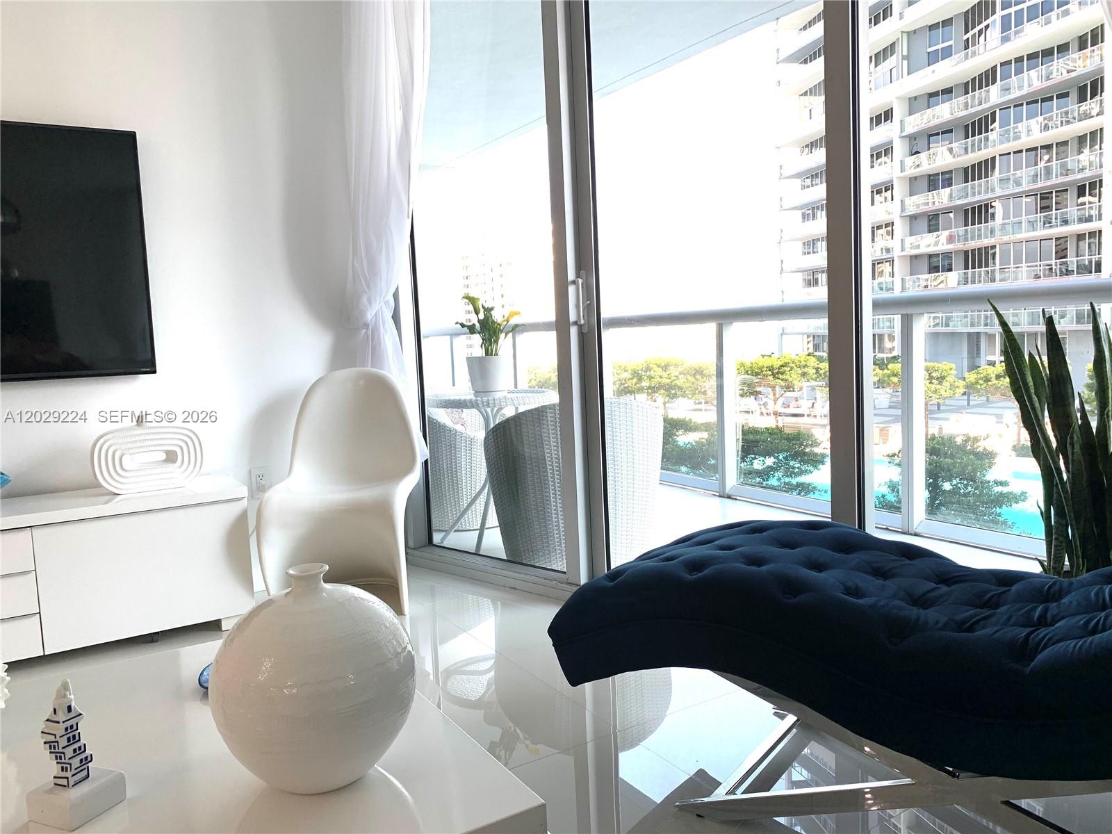 475 Brickell Ave #1611, Miami FL 33131
