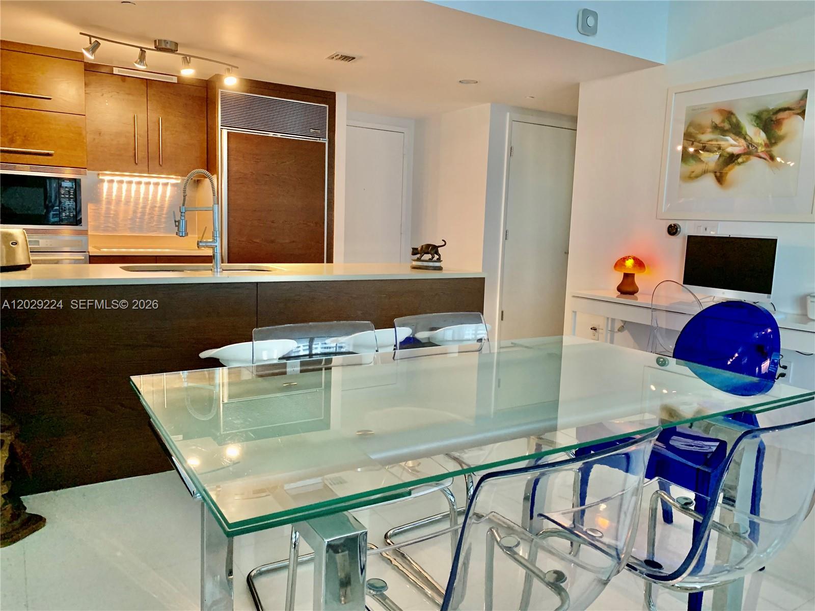 475 Brickell Ave #1611, Miami FL 33131