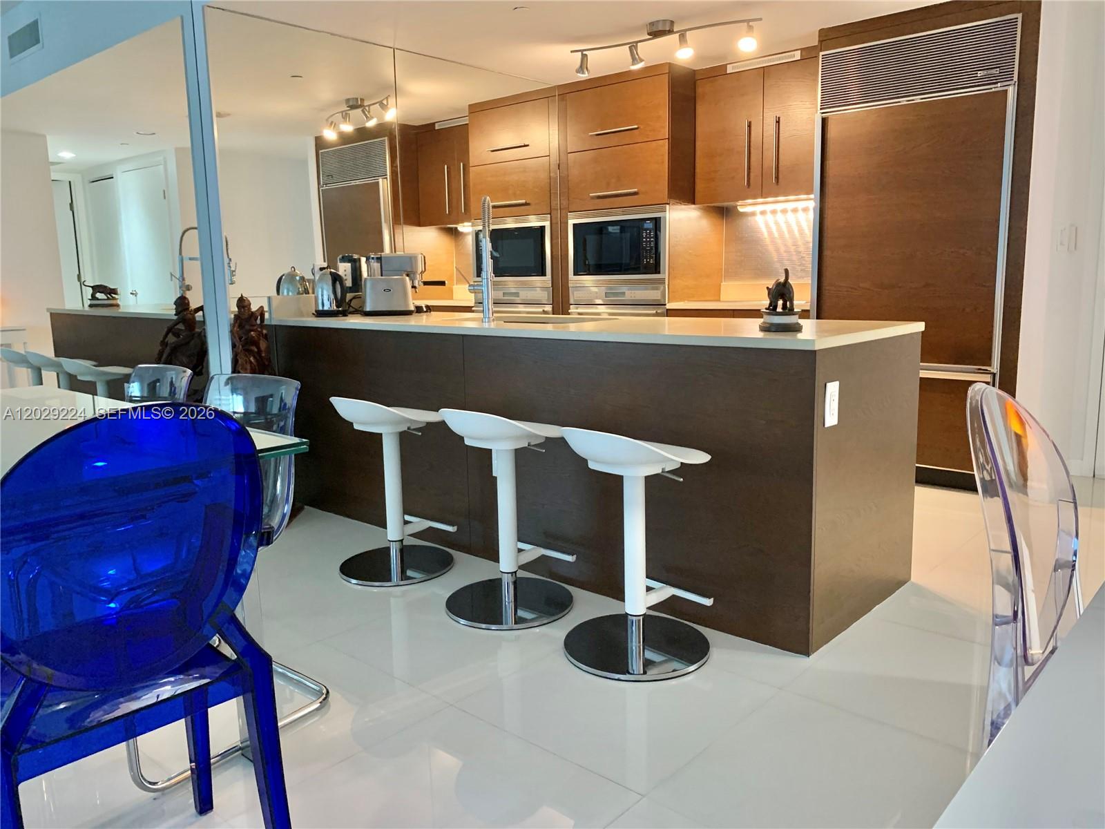 475 Brickell Ave #1611, Miami FL 33131