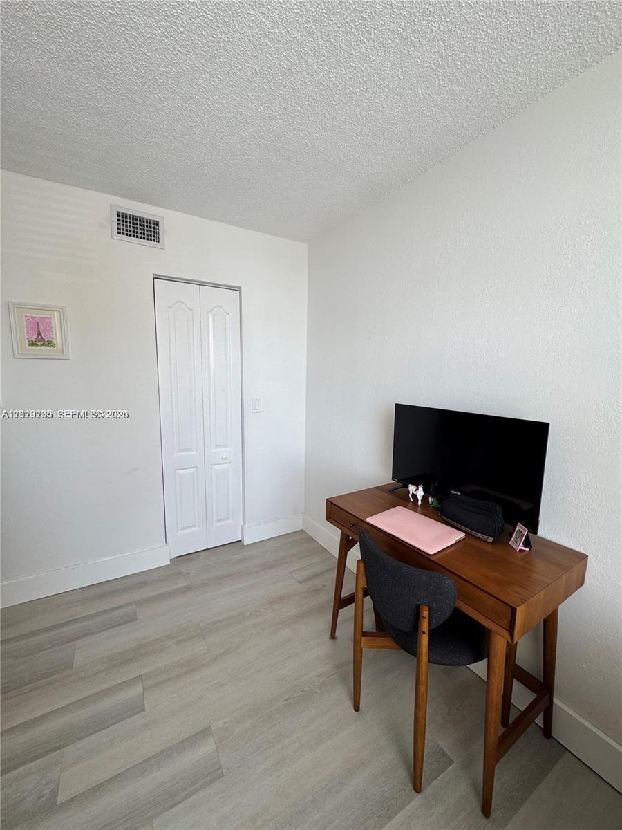 2000 NE 135th St #609, North Miami FL 33181