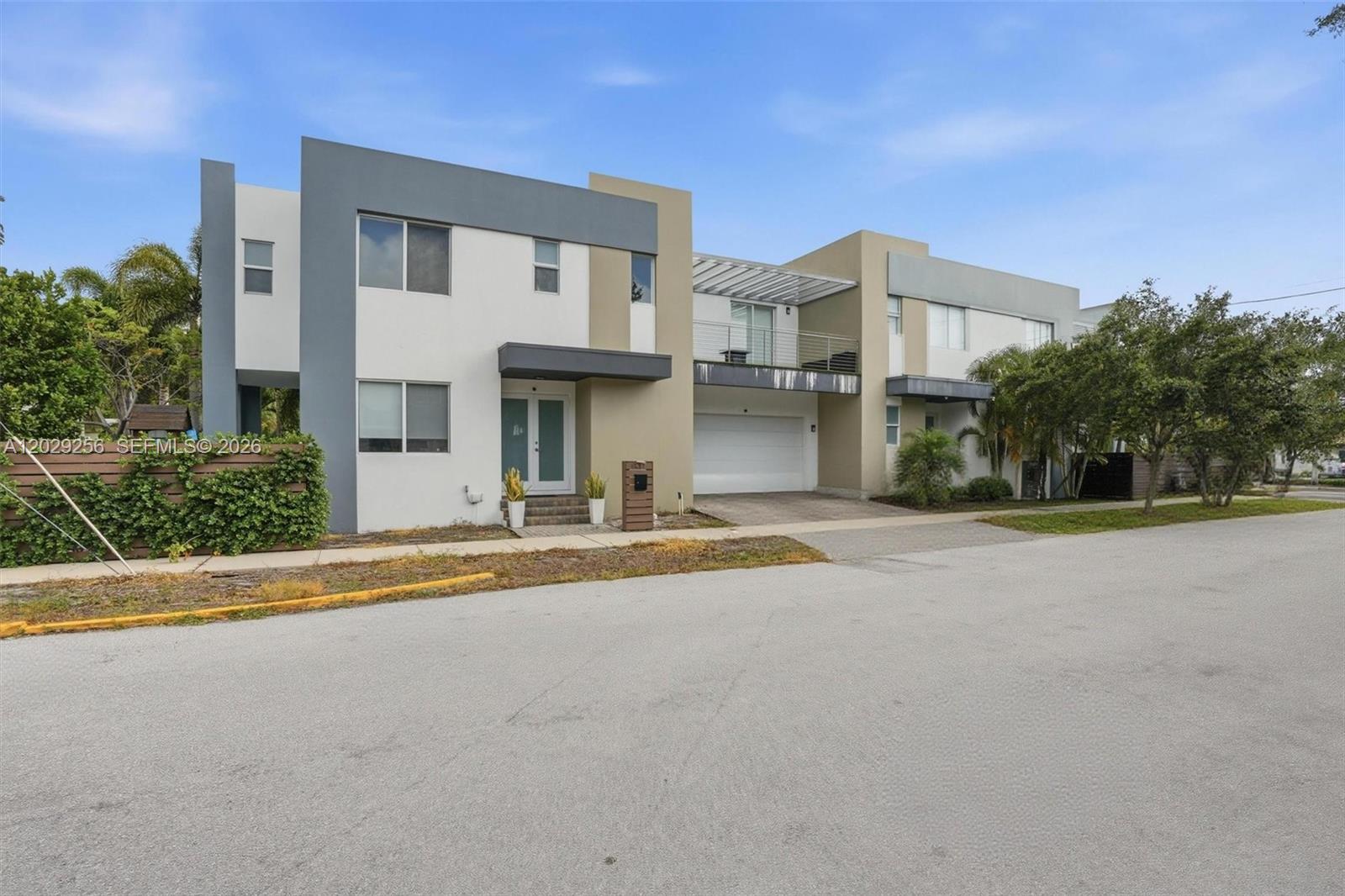 1417 NE 17th St, Fort Lauderdale FL 33305