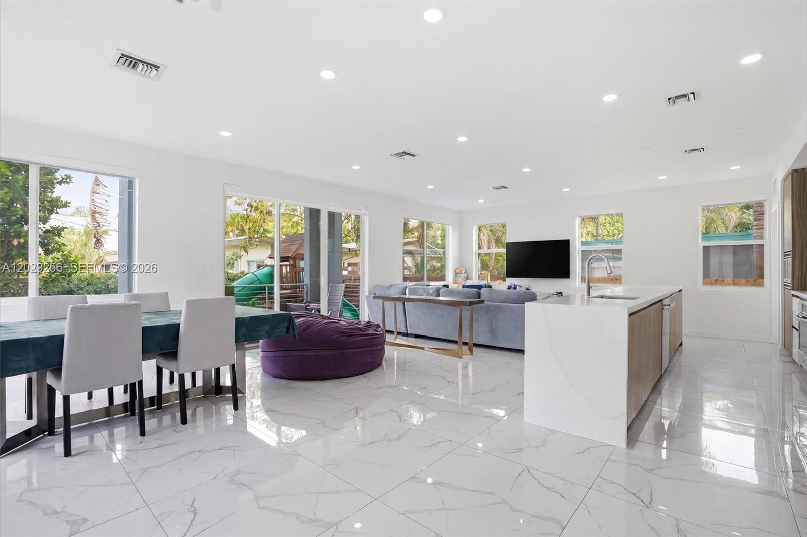 1417 NE 17th St, Fort Lauderdale FL 33305