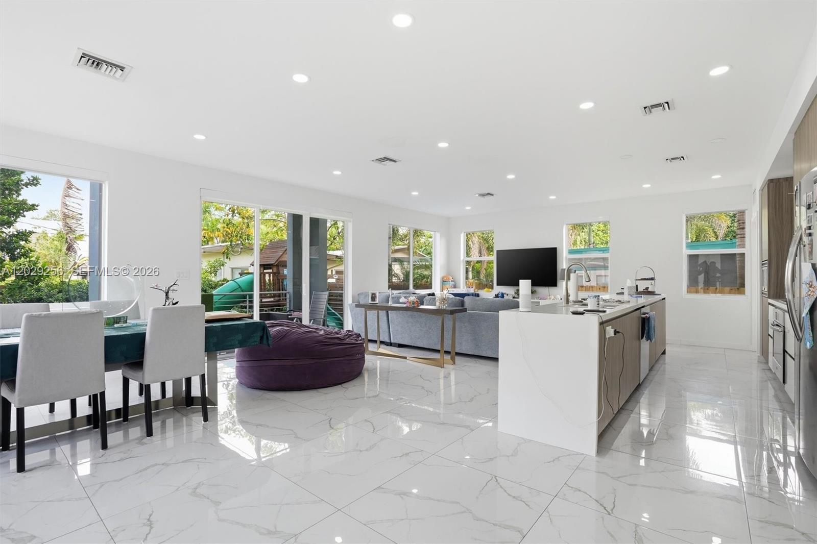 1417 NE 17th St, Fort Lauderdale FL 33305