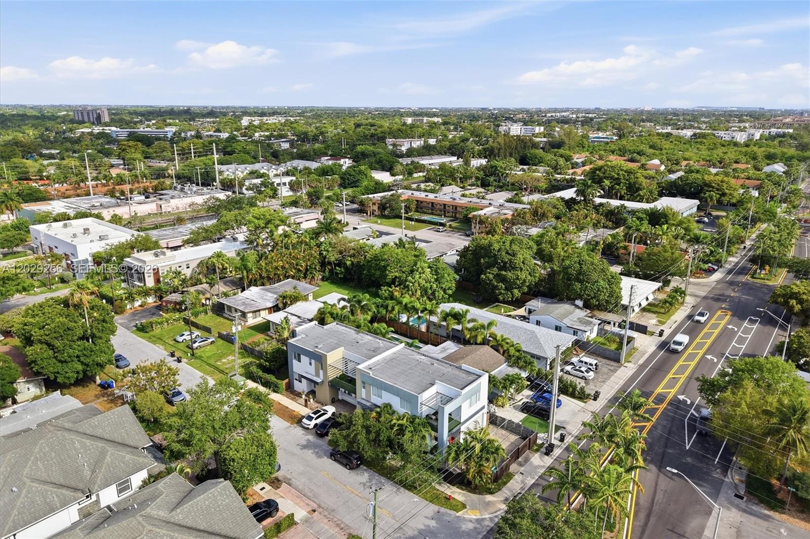 1417 NE 17th St, Fort Lauderdale FL 33305