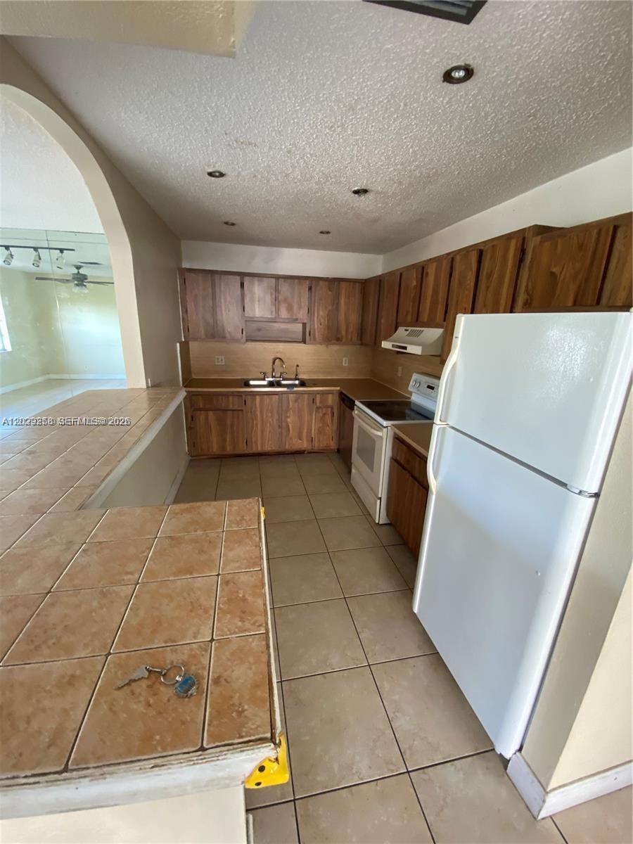 6162 SW 5th St, Margate FL 33068