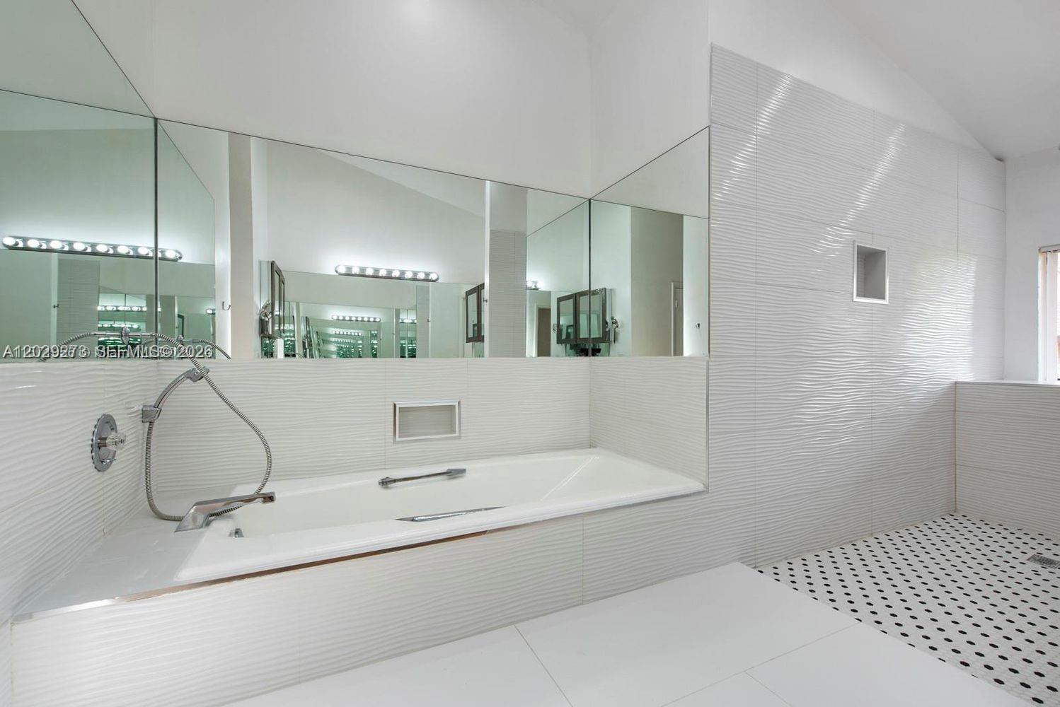 2000 S Bayshore Dr #58, Miami FL 33133