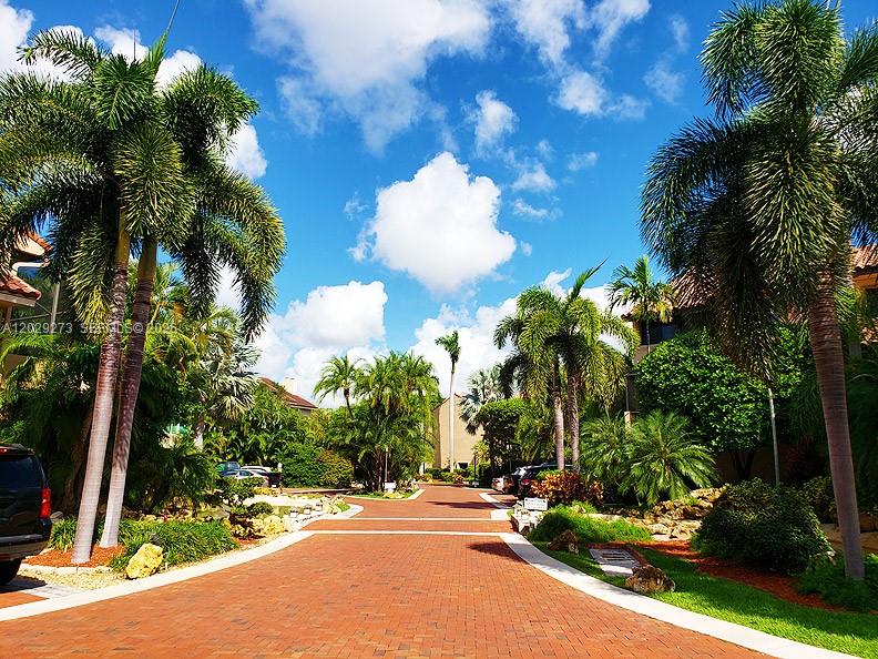 2000 S Bayshore Dr #58, Miami FL 33133