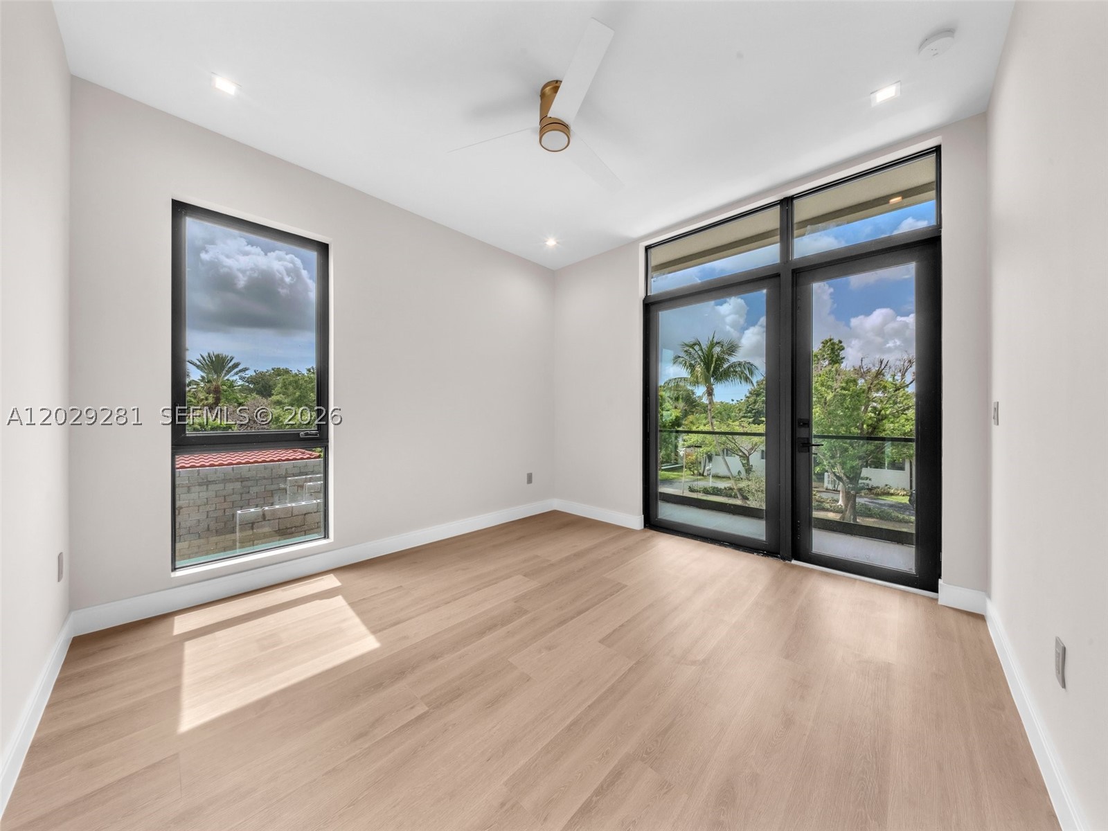1637 Monroe St, Hollywood FL 33020
