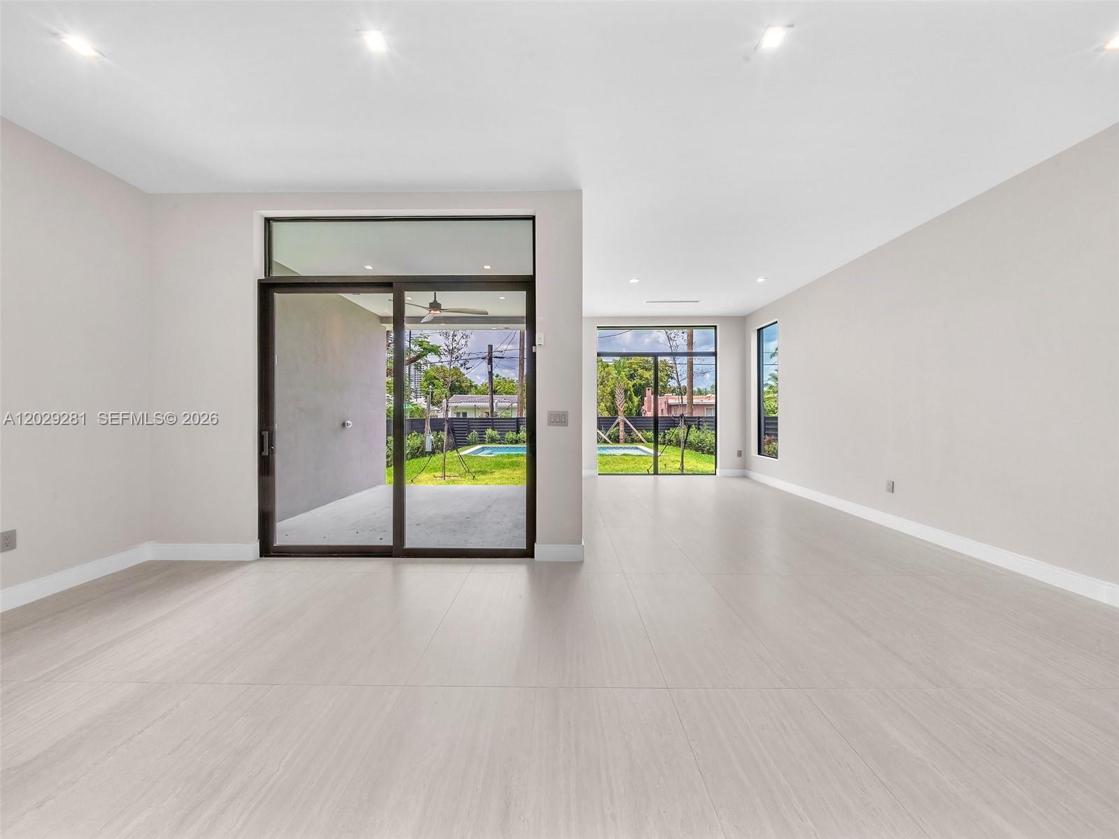 1637 Monroe St, Hollywood FL 33020