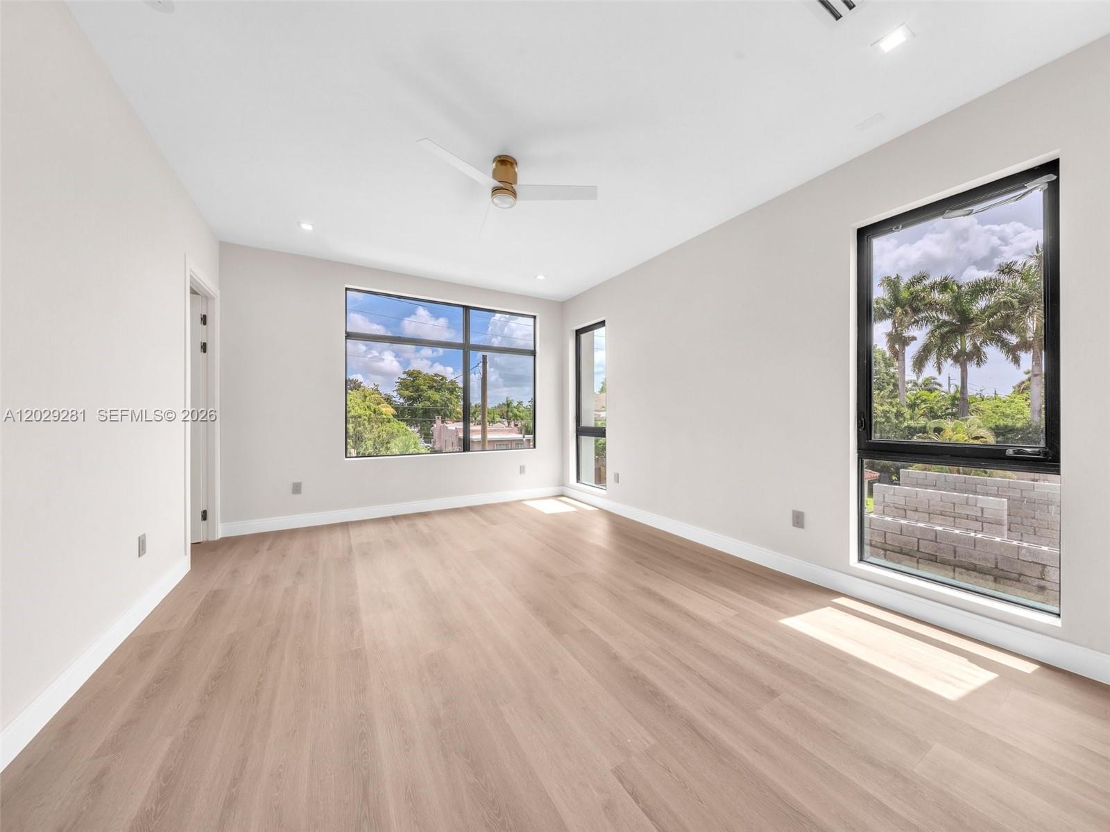 1637 Monroe St, Hollywood FL 33020