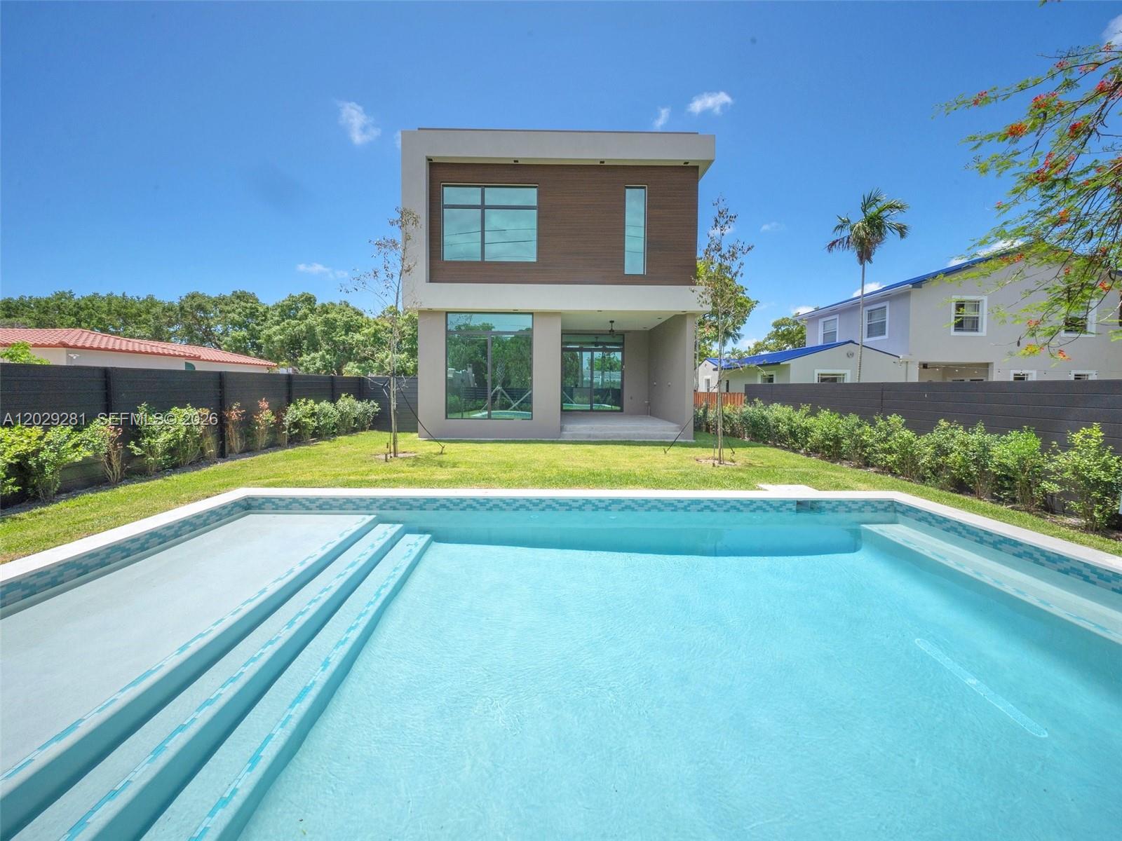 1637 Monroe St, Hollywood FL 33020