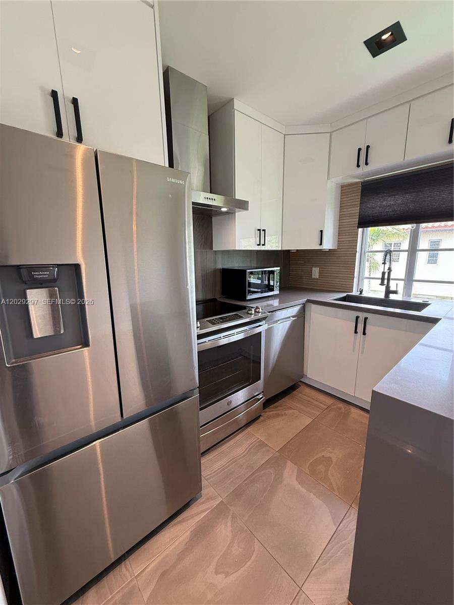 657 NE 92nd St #4E, Miami Shores FL 33138