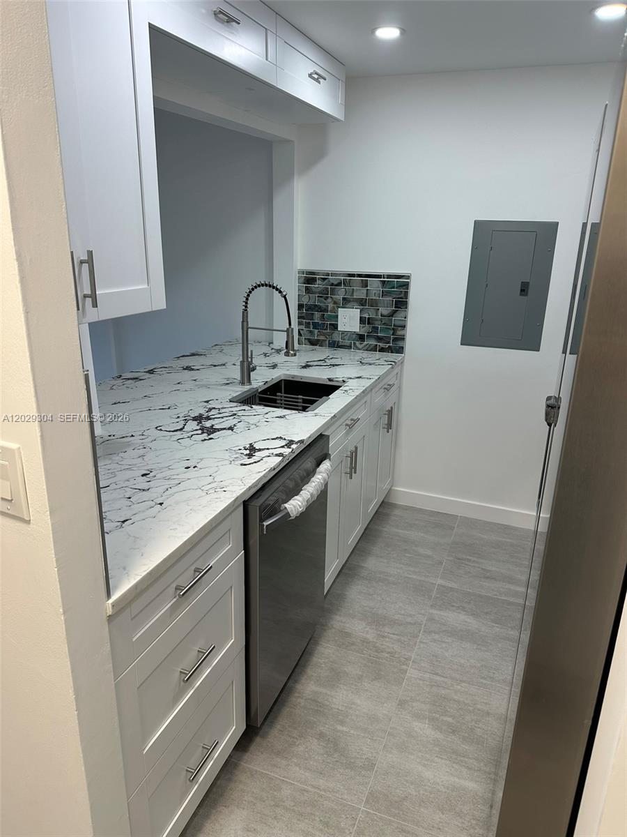 5280 NW 7th St #306, Miami FL 33126