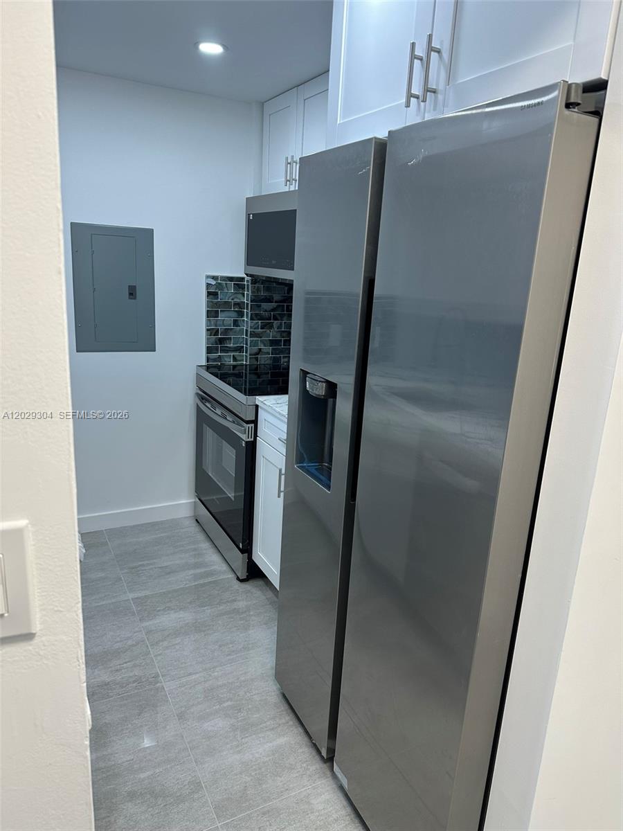 5280 NW 7th St #306, Miami FL 33126