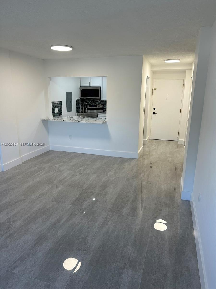5280 NW 7th St #306, Miami FL 33126