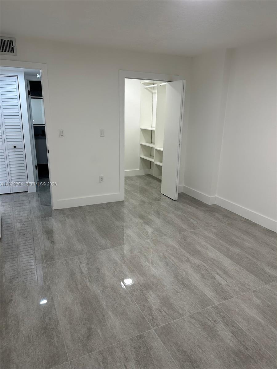5280 NW 7th St #306, Miami FL 33126