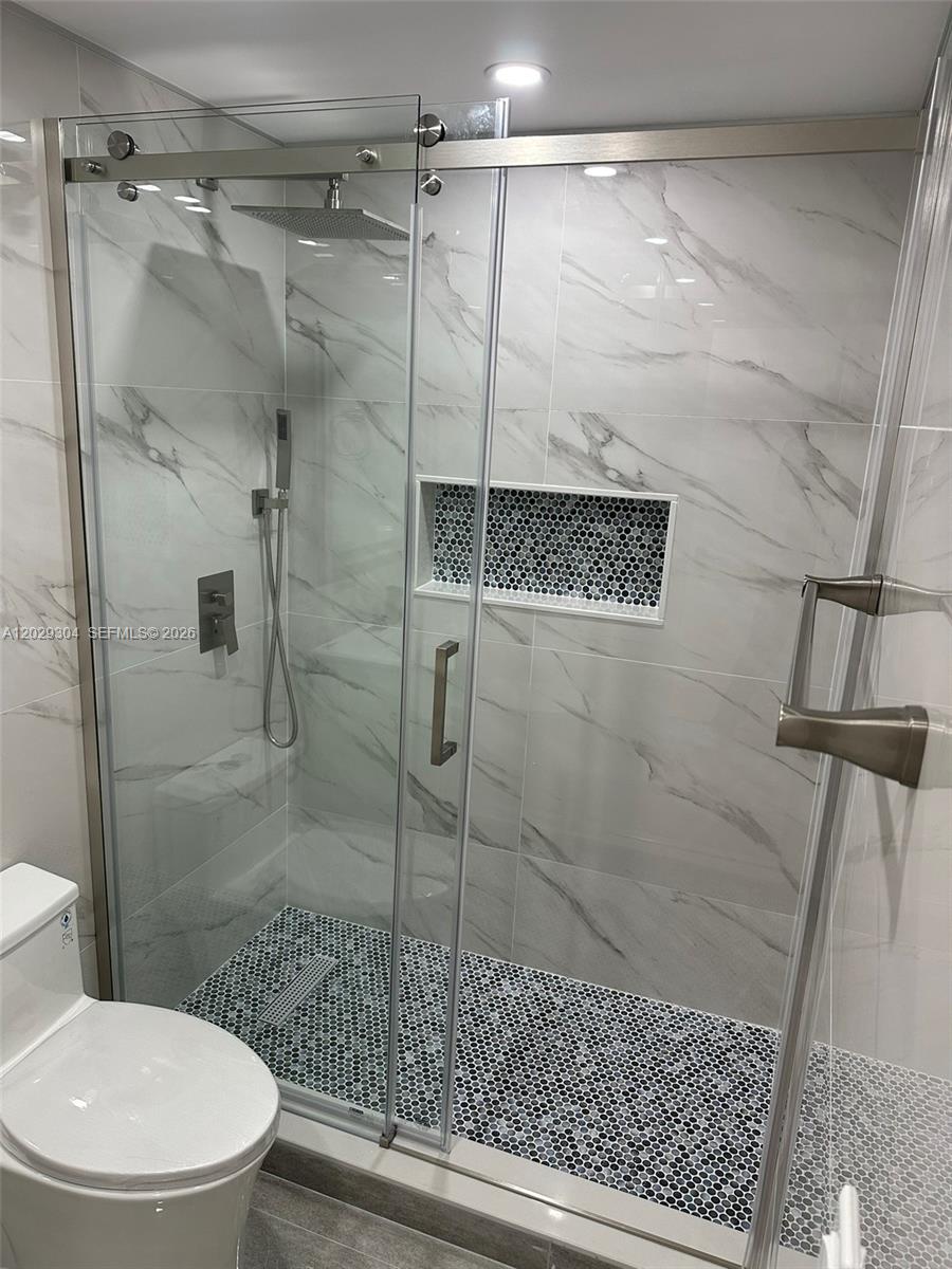 5280 NW 7th St #306, Miami FL 33126