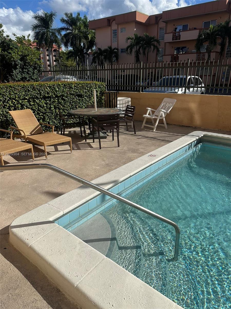 5280 NW 7th St #306, Miami FL 33126