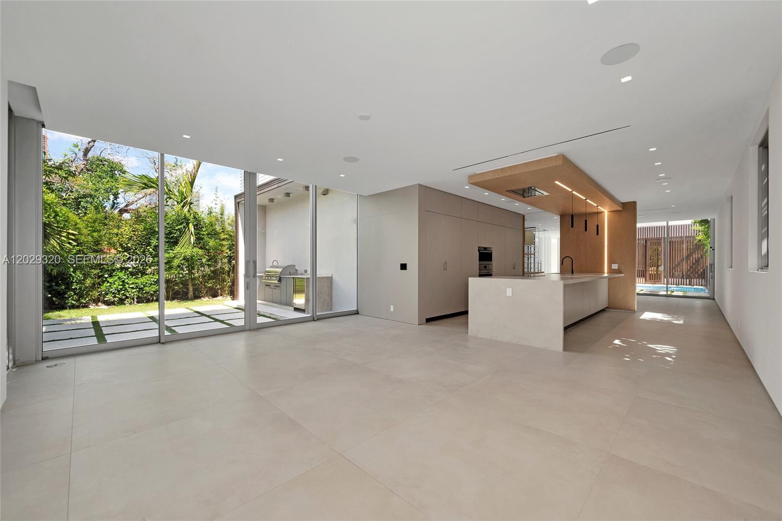 2100 S Miami Ave, Miami FL 33129