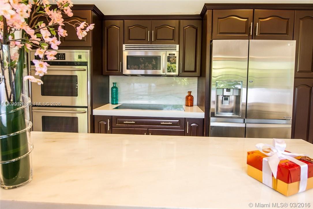 931 Placetas Ave, Coral Gables FL 33146