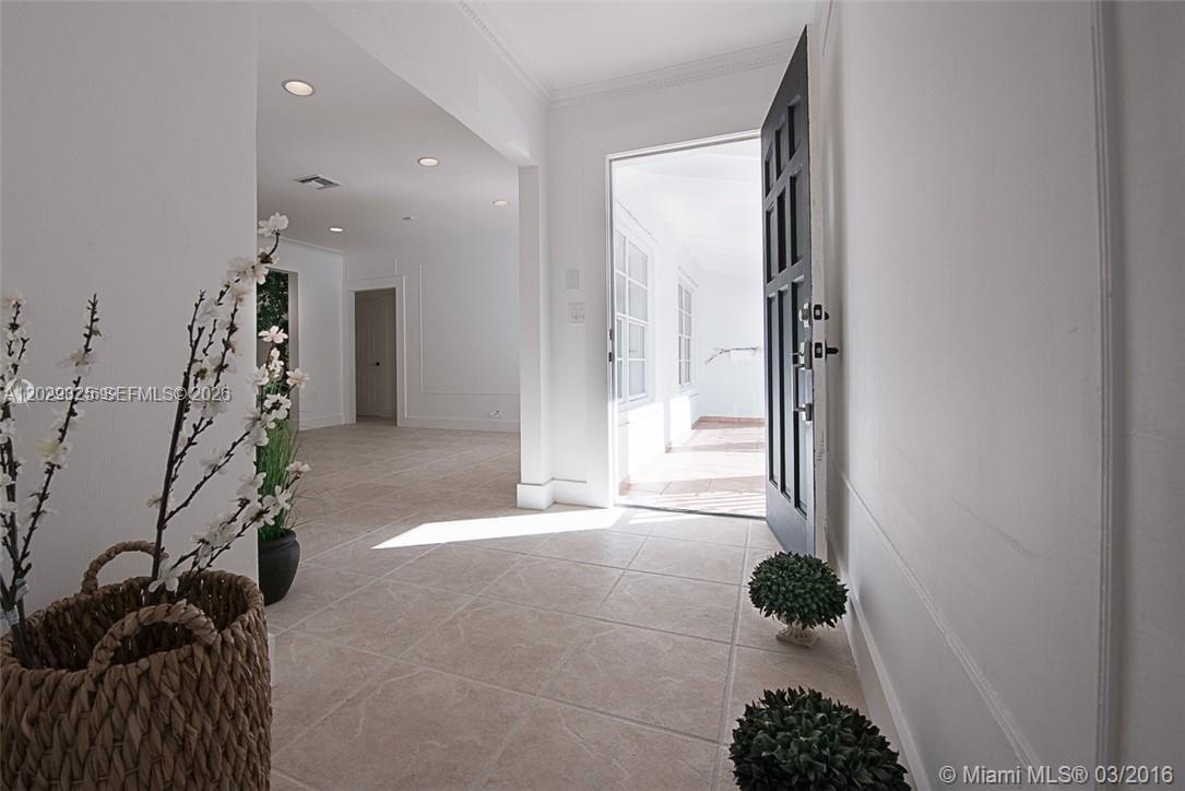 931 Placetas Ave, Coral Gables FL 33146