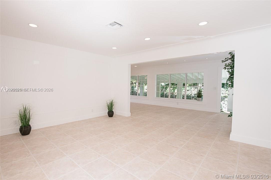 931 Placetas Ave, Coral Gables FL 33146