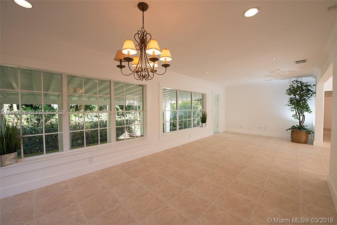 931 Placetas Ave, Coral Gables FL 33146