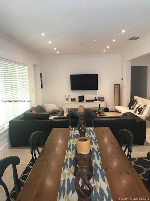 931 Placetas Ave, Coral Gables FL 33146