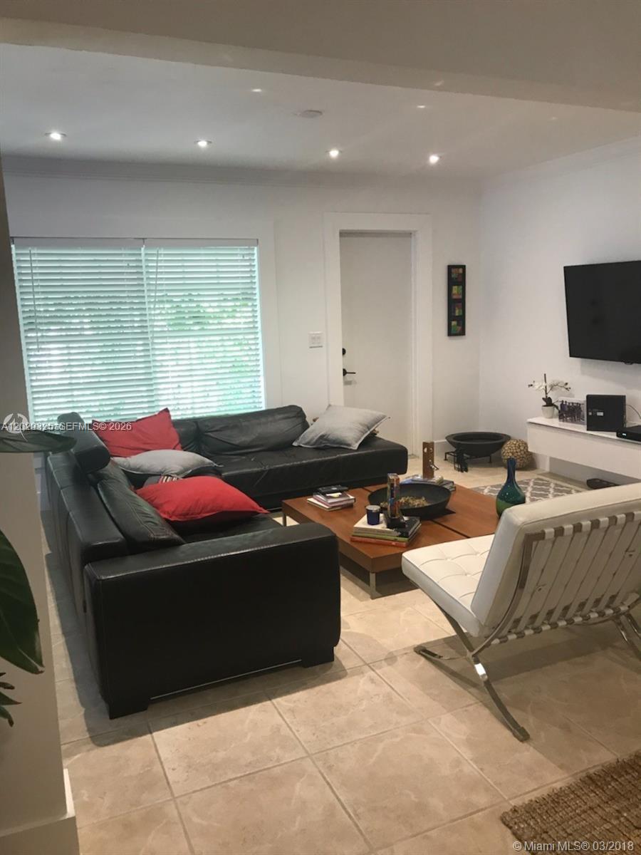 931 Placetas Ave, Coral Gables FL 33146