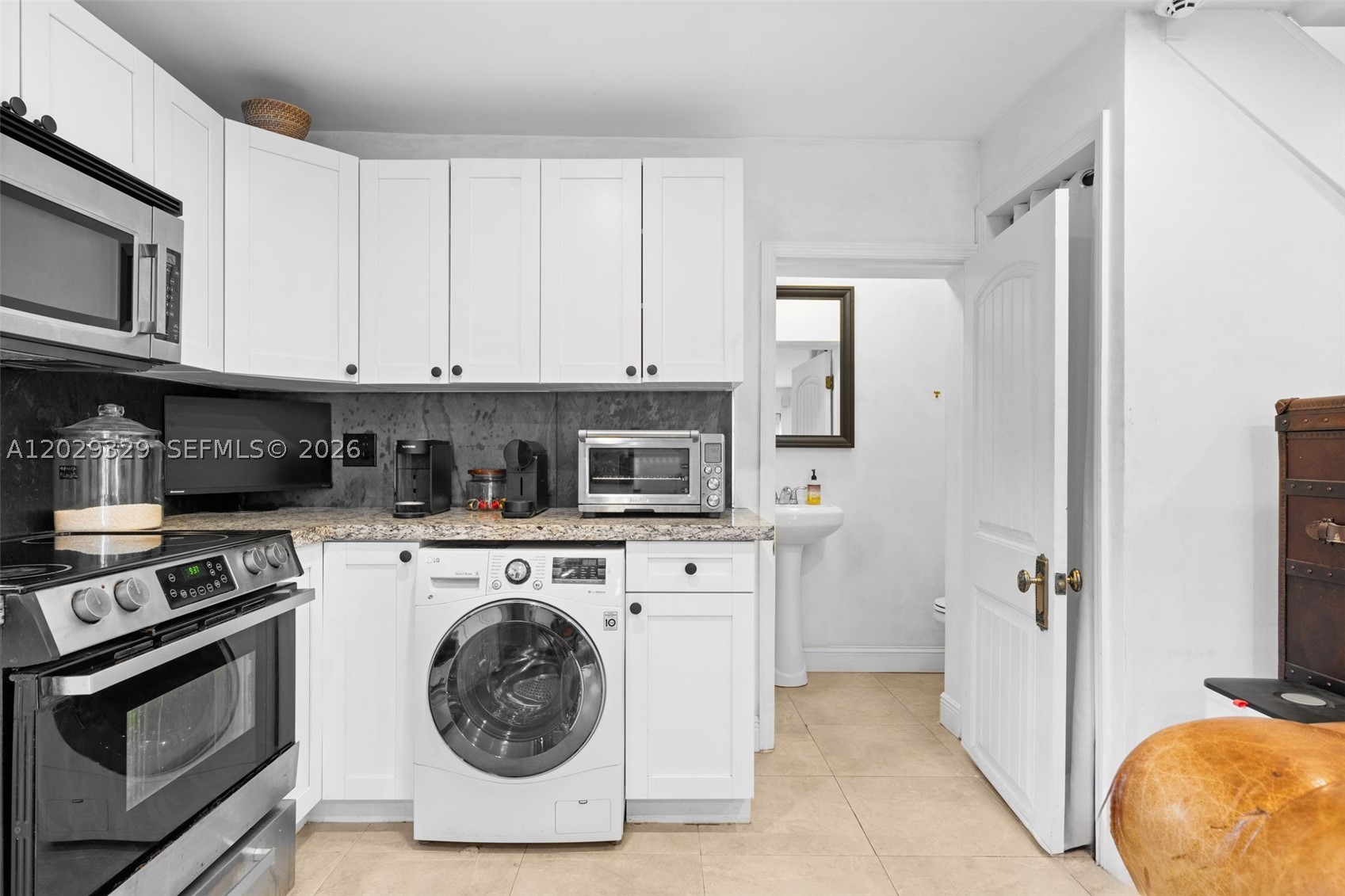 646 NE 81st St, Miami FL 33138