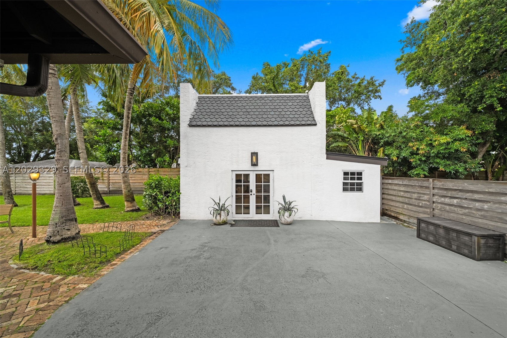 646 NE 81st St, Miami FL 33138