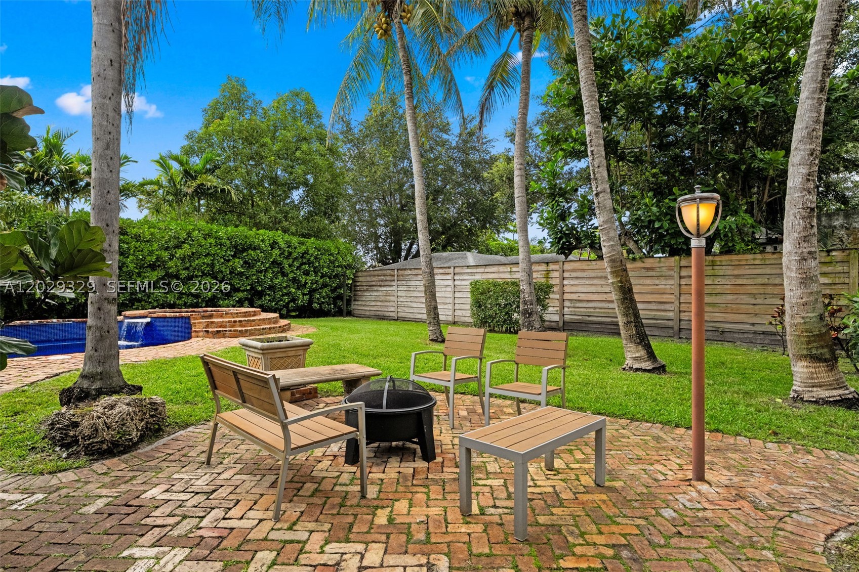 646 NE 81st St, Miami FL 33138
