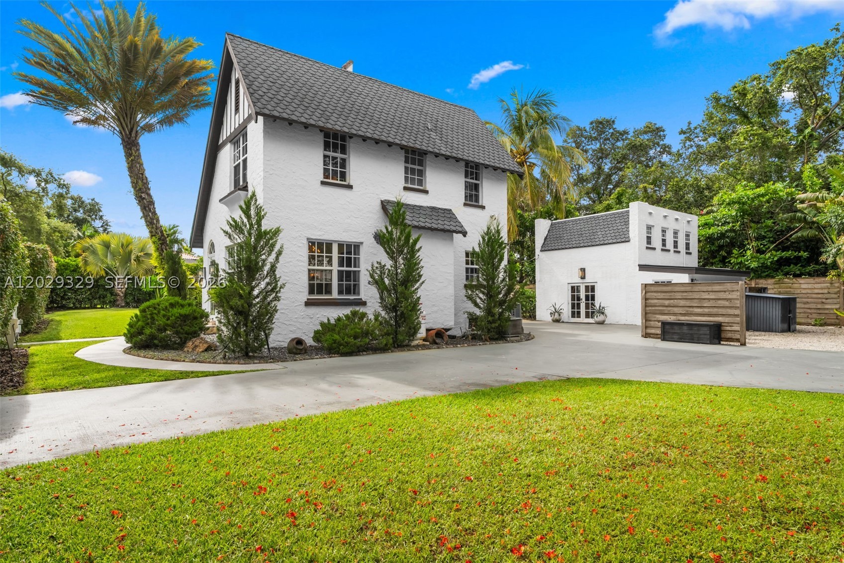 646 NE 81st St, Miami FL 33138