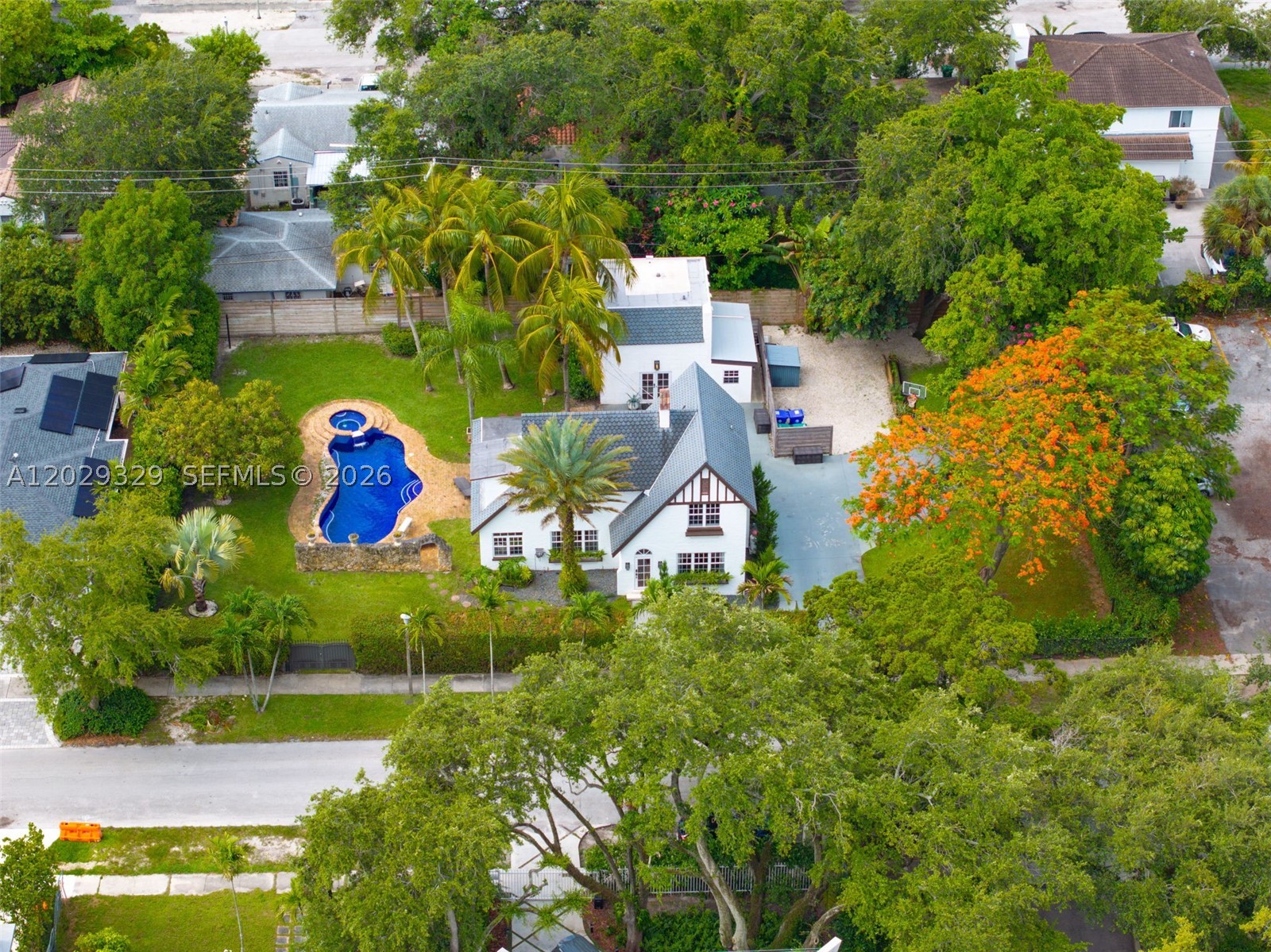 646 NE 81st St, Miami FL 33138
