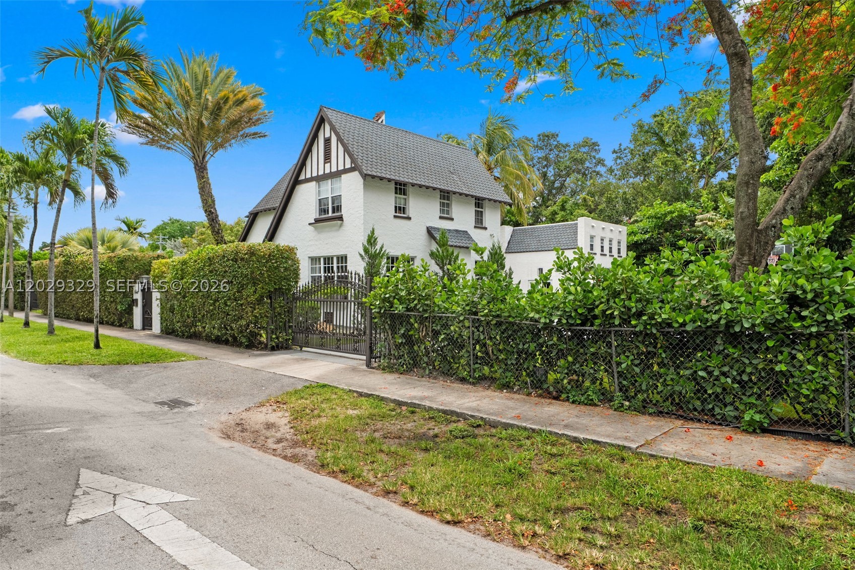 646 NE 81st St, Miami FL 33138