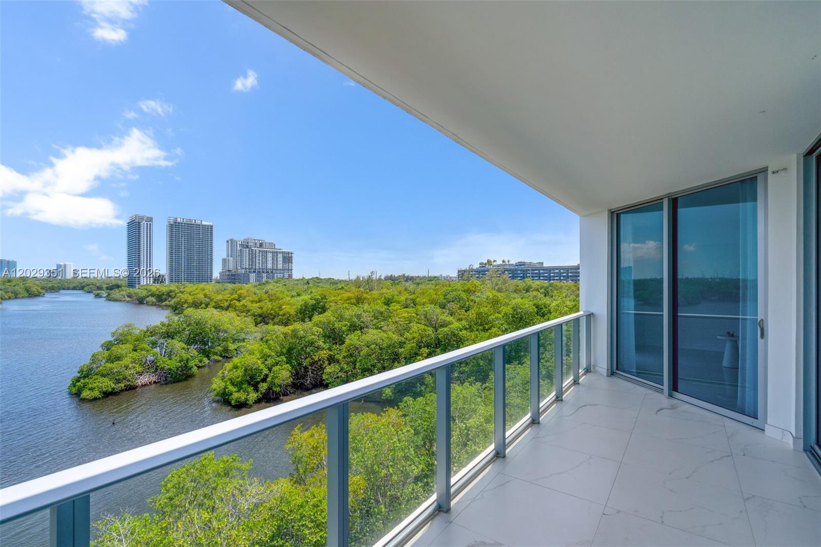 17111 BISCAYNE BL #506, North Miami Beach FL 33160