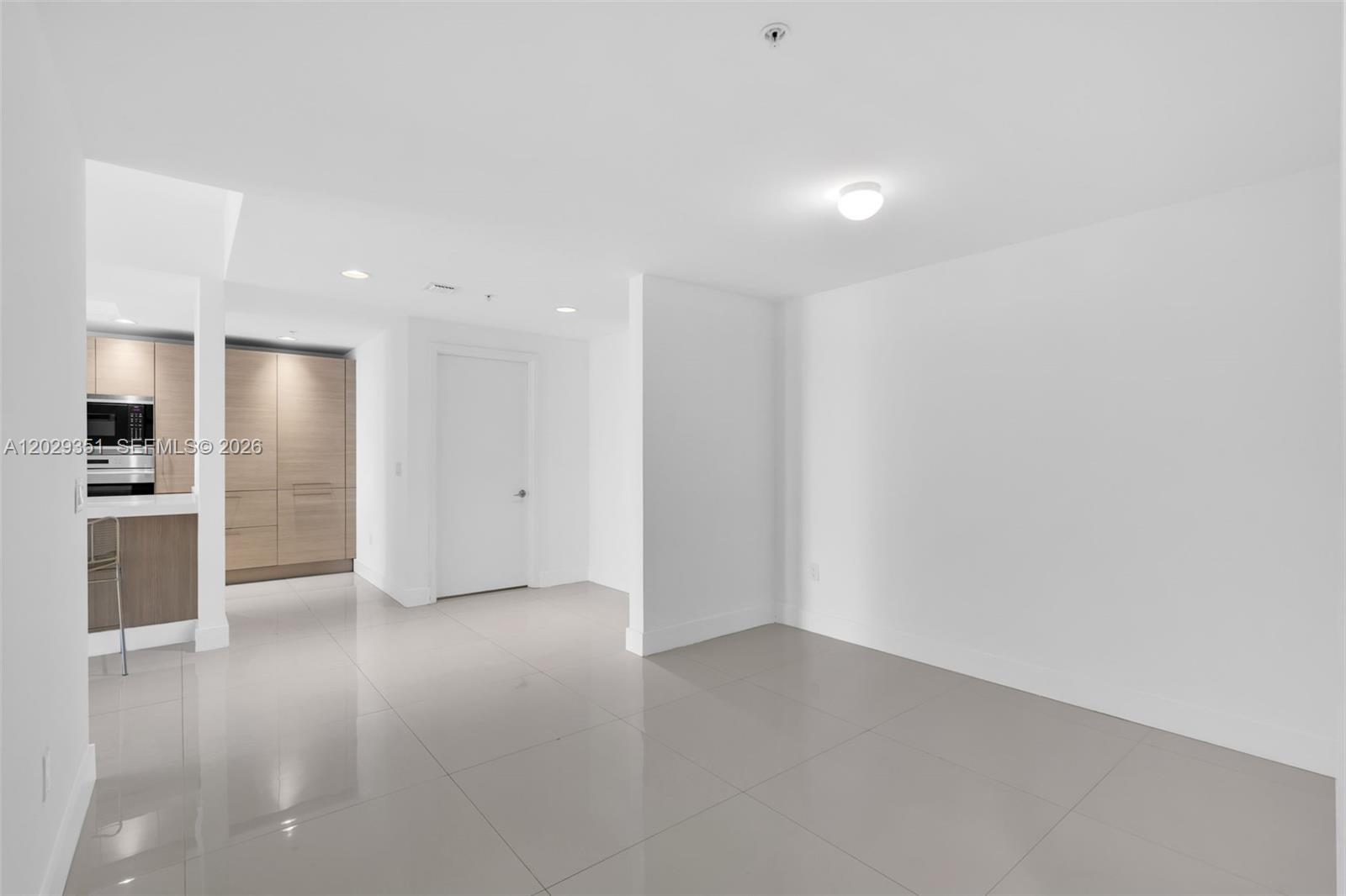 17111 BISCAYNE BL #506, North Miami Beach FL 33160