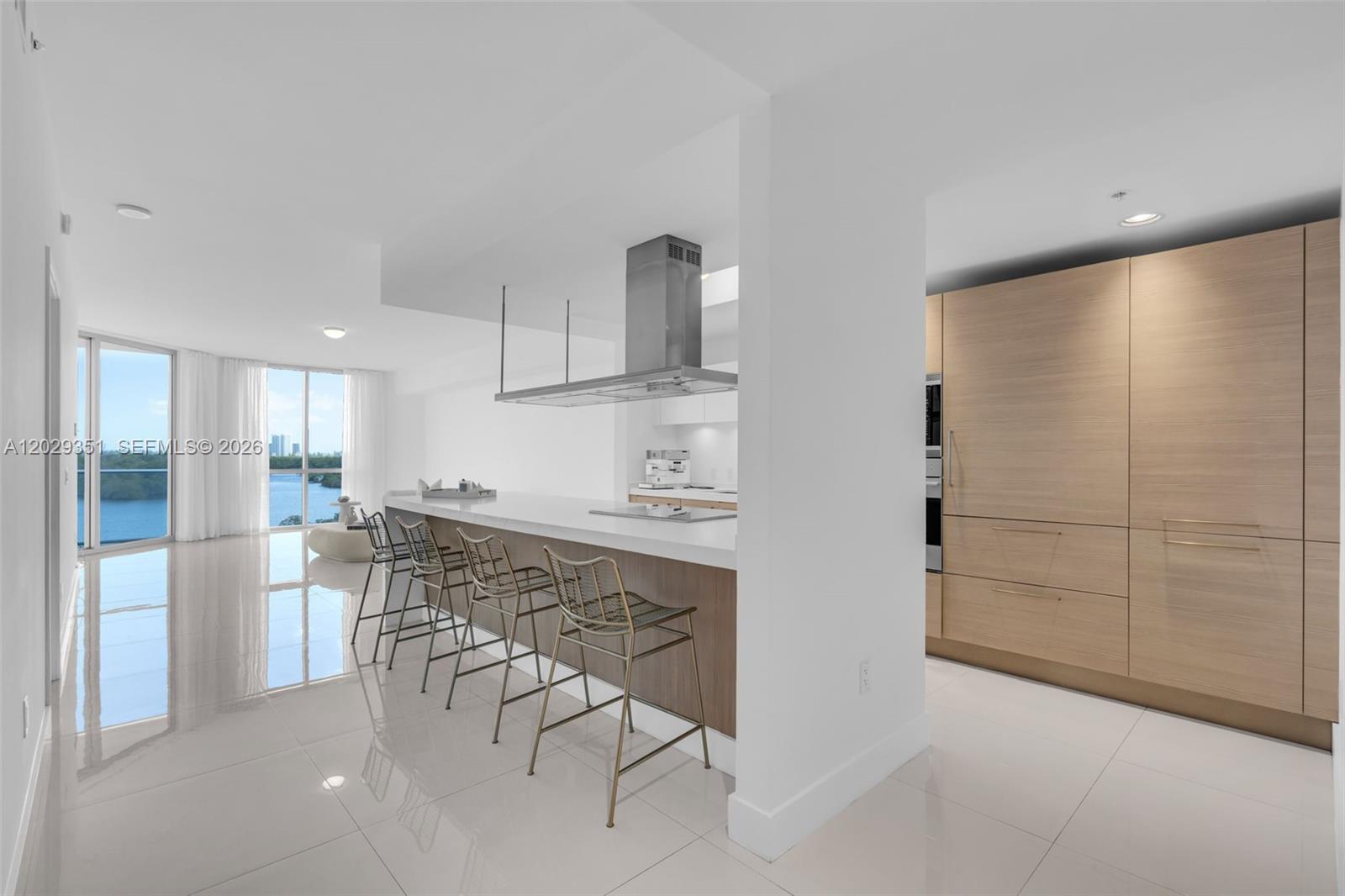 17111 BISCAYNE BL #506, North Miami Beach FL 33160