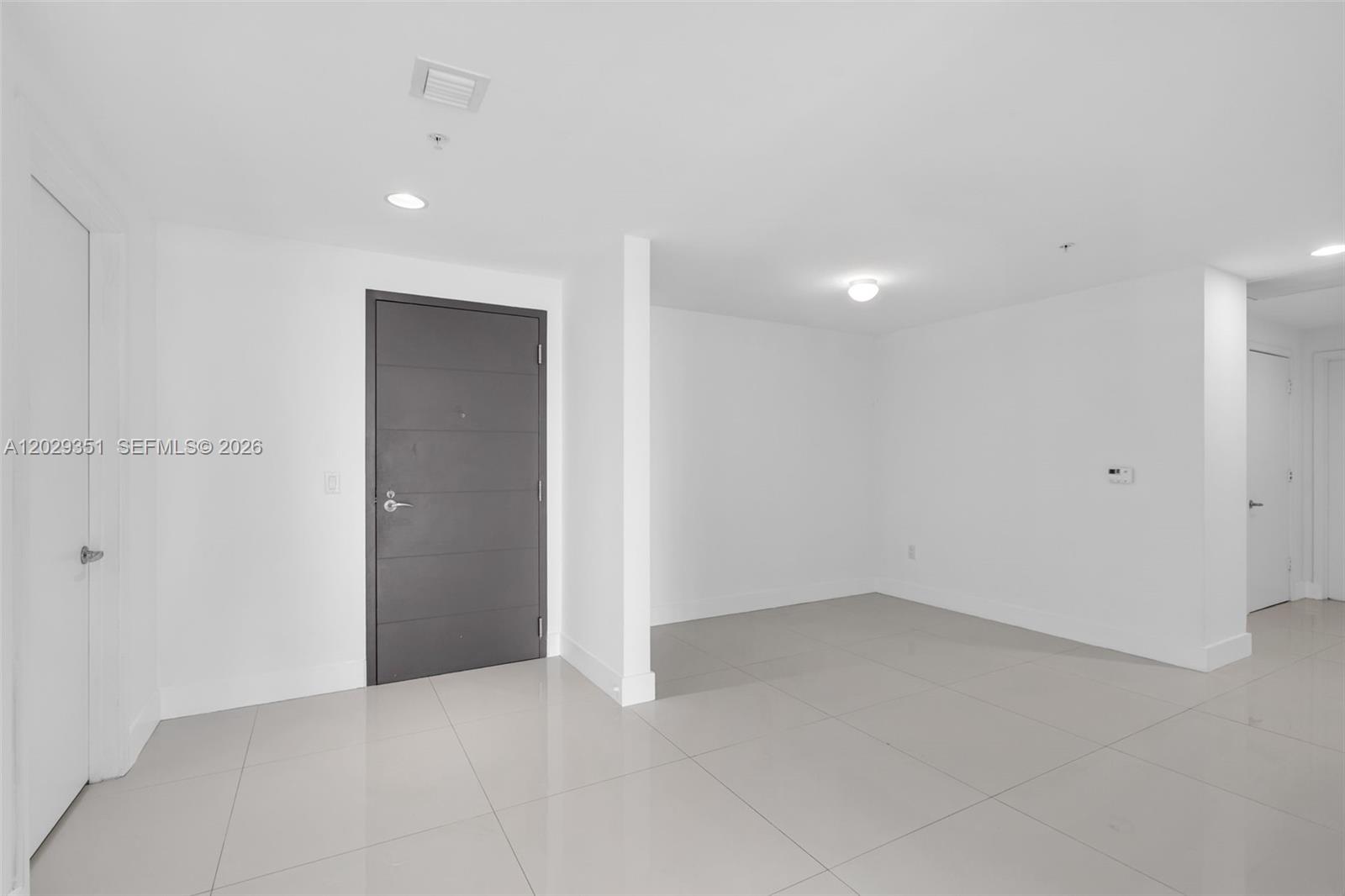 17111 BISCAYNE BL #506, North Miami Beach FL 33160