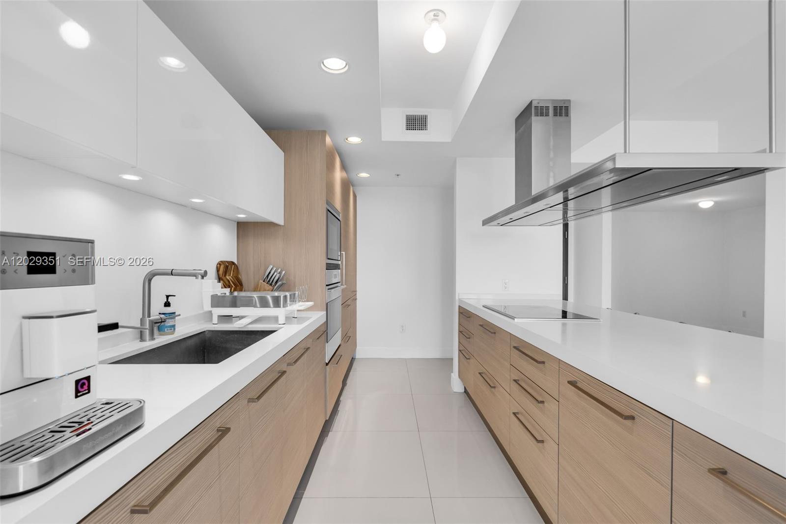 17111 BISCAYNE BL #506, North Miami Beach FL 33160
