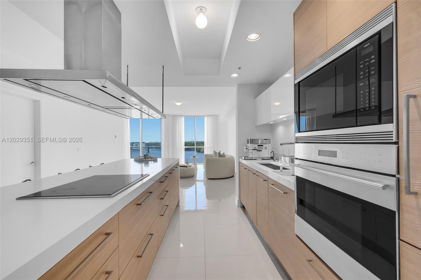 17111 BISCAYNE BL #506, North Miami Beach FL 33160