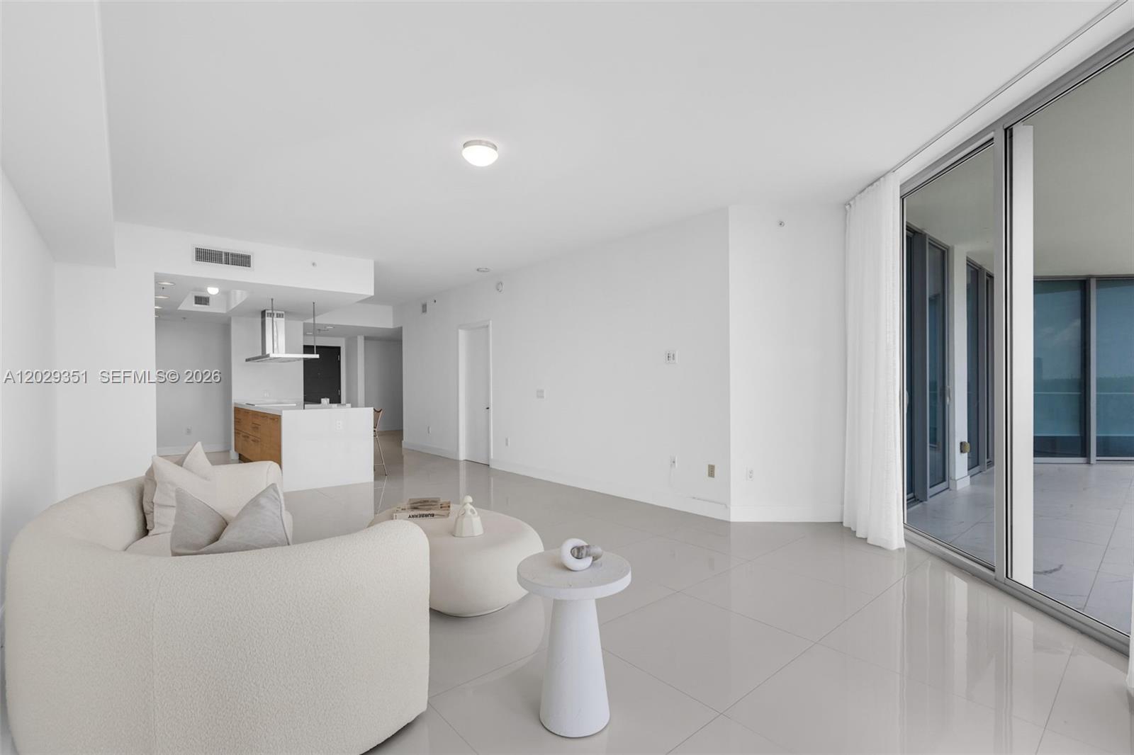 17111 BISCAYNE BL #506, North Miami Beach FL 33160