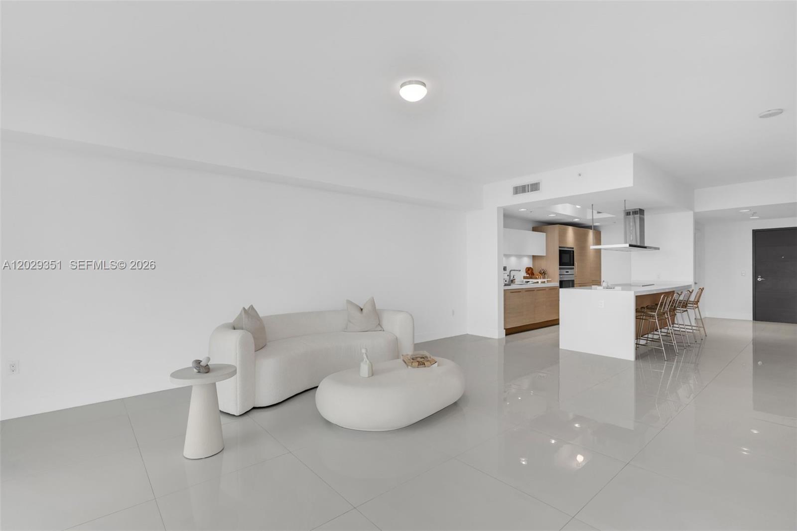 17111 BISCAYNE BL #506, North Miami Beach FL 33160