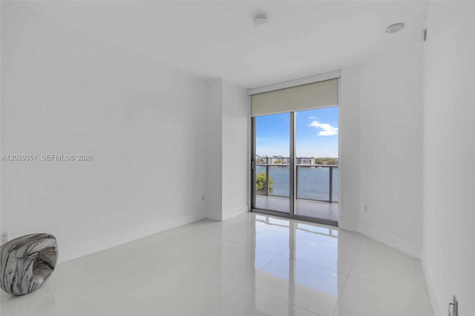 17111 BISCAYNE BL #506, North Miami Beach FL 33160