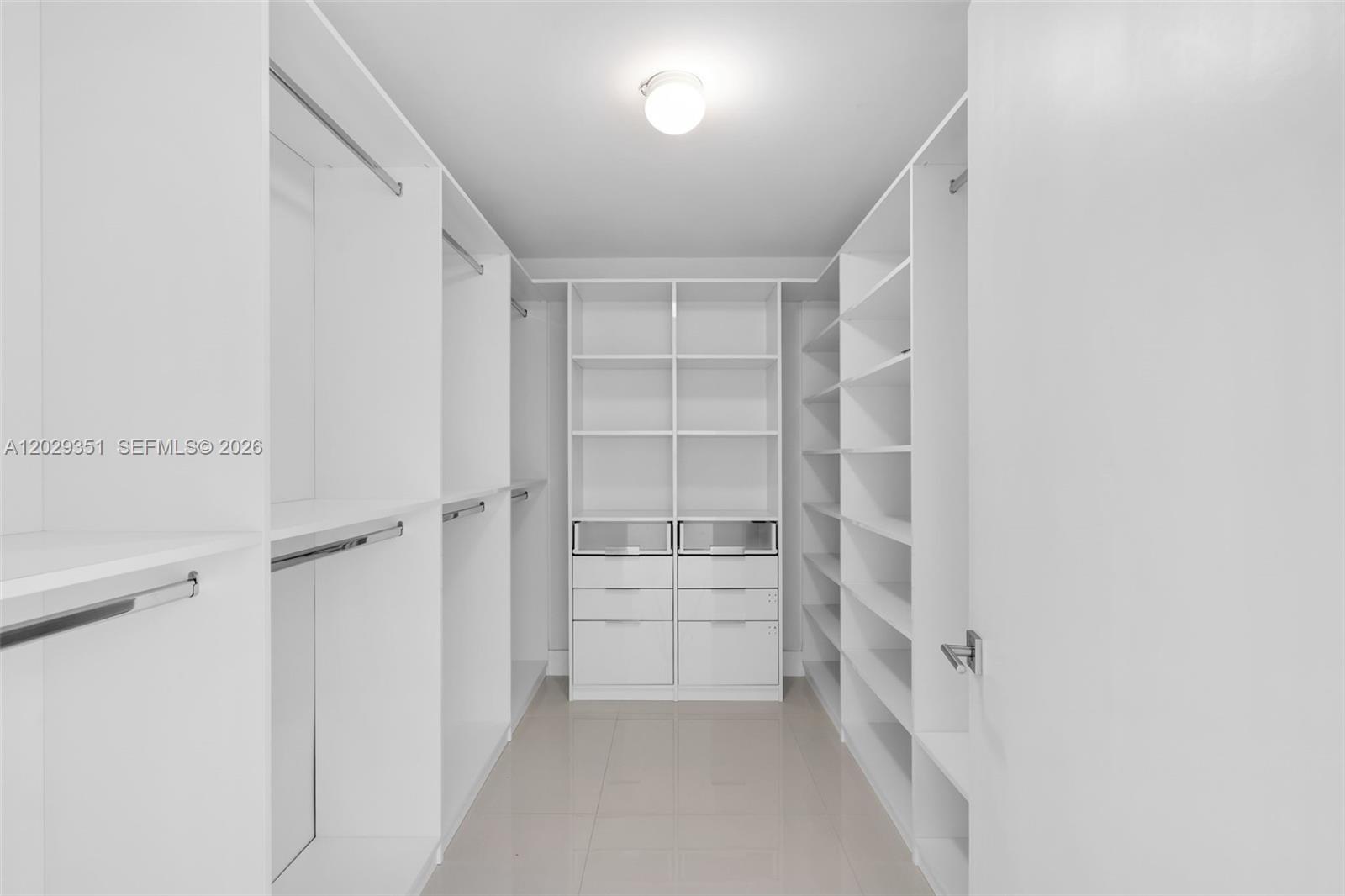 17111 BISCAYNE BL #506, North Miami Beach FL 33160