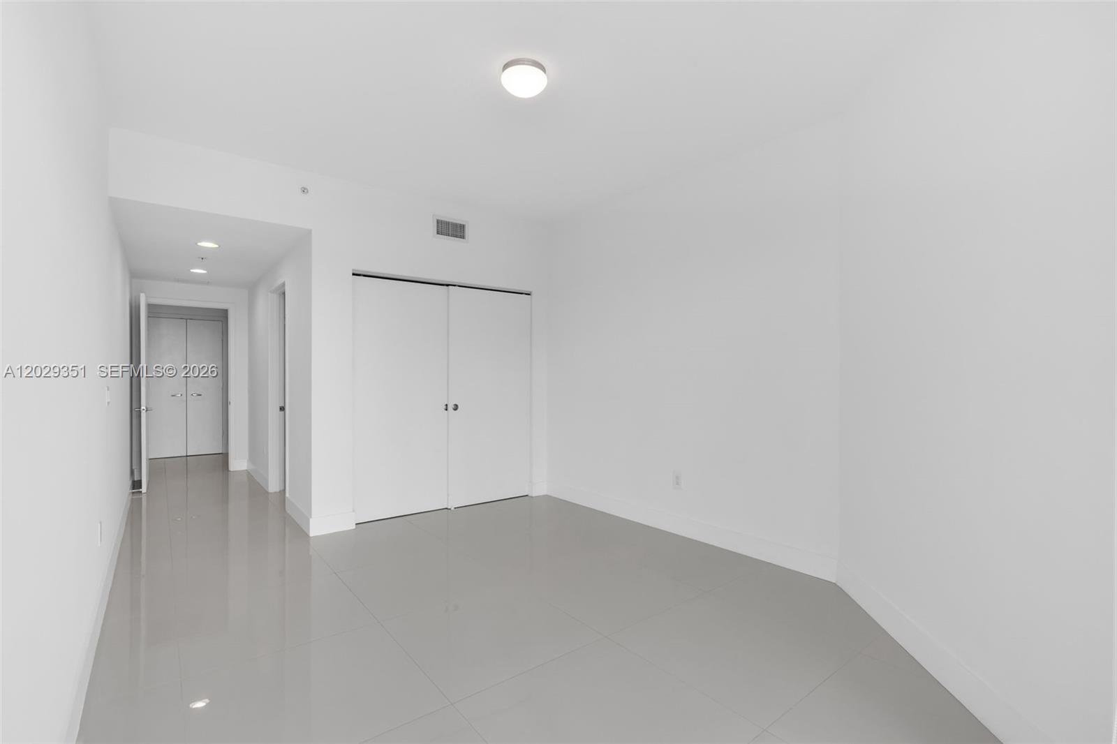 17111 BISCAYNE BL #506, North Miami Beach FL 33160