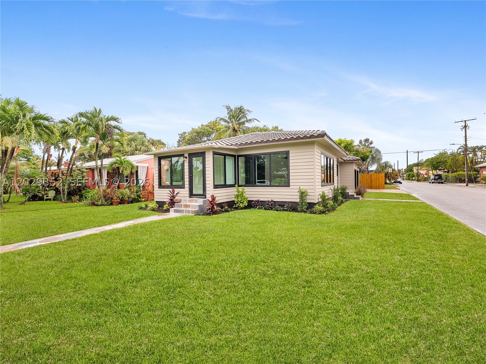 801 S Palmway, Lake Worth FL 33460